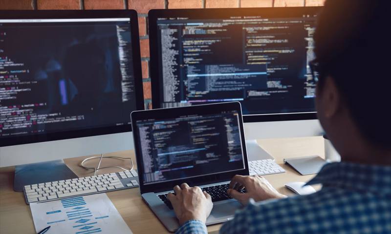 数据科学选型：R与Python如何赋能路桥区网站建设？